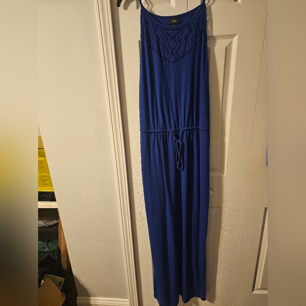 Maxi Dress with Lace neckline design and spagetti straps with tie at waist
